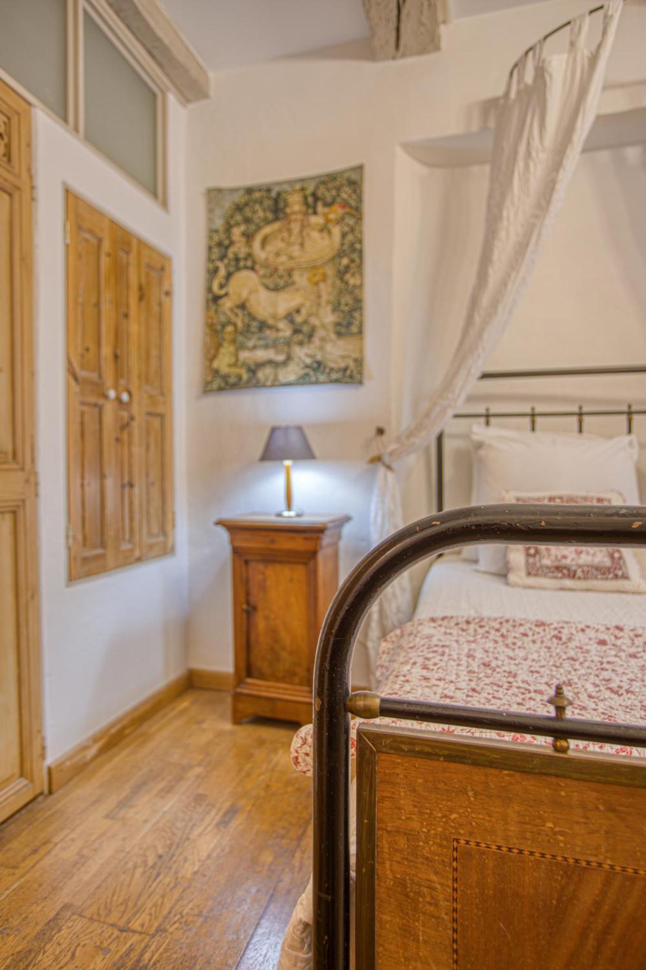 Hotel Restaurant Les Remparts Venasque Dış mekan fotoğraf
